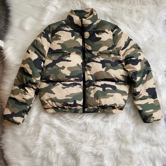 H&M Jackets & Blazers - H&M Light Khaki Green Padded Jacket